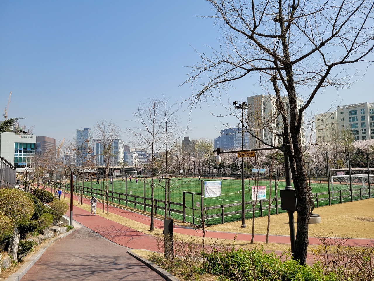 另一方面 另一方面